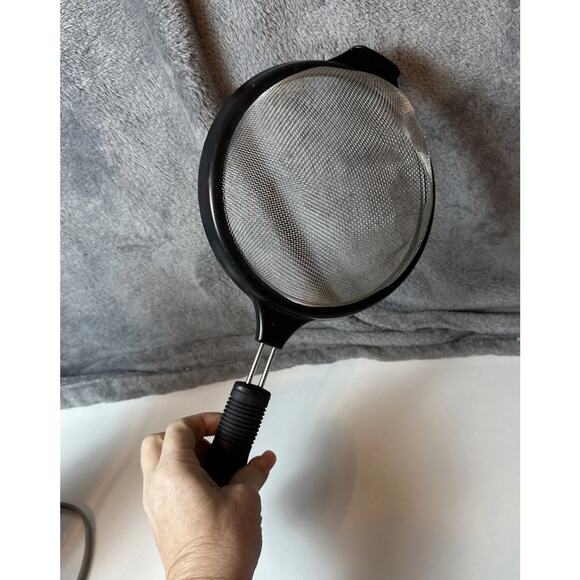 FARBERWARE Hand Strainer Fine Mesh Black‎ Molded Handle 14” - Picture 5 of 12